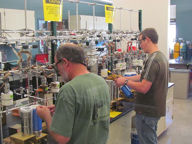 Two men working in the UW stable isotope facility 